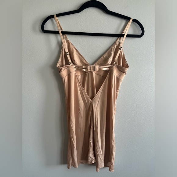 Victoria's Secret Cream slip - Picture 3 of 6